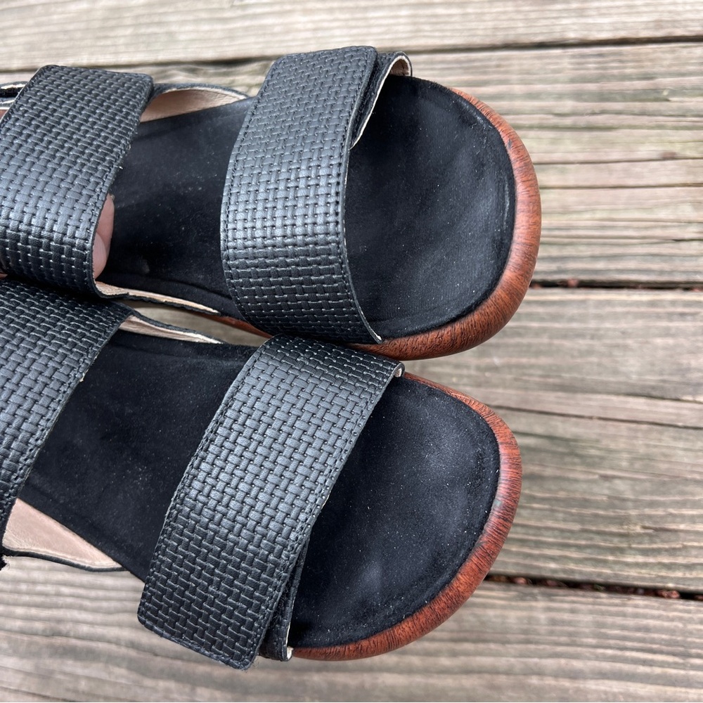 Alegria Bailee Woven Noir Faux Wood Platform Sandals - Picture 5 of 7